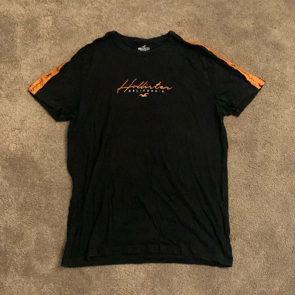 Hollister Men’s Size Medium Black/Orange Short Sleeve Shirt
